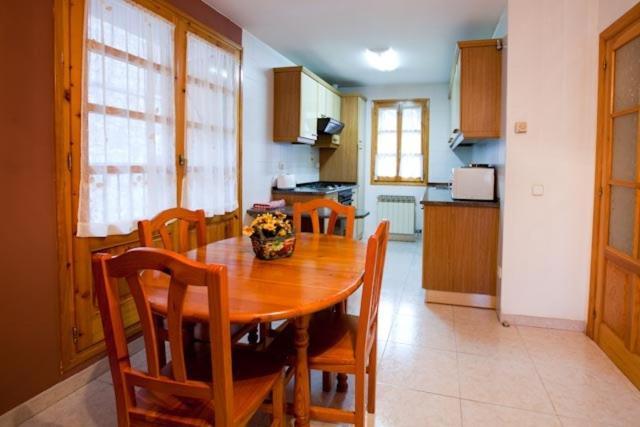 Apartamentos Mazcaray Bielsa Zimmer foto